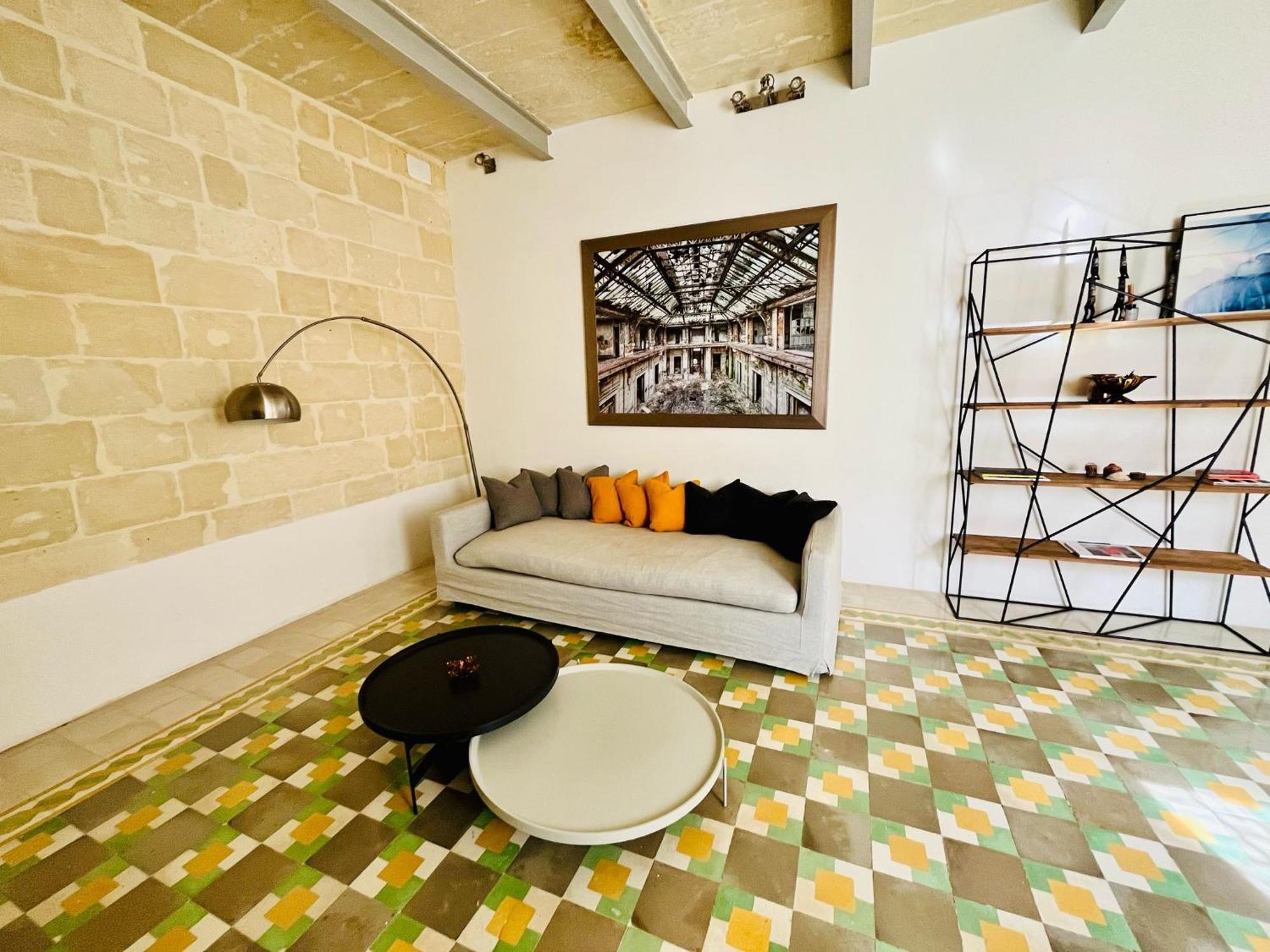Cozy Charming Apartment In Old Bakery Street La La Valletta Esterno foto
