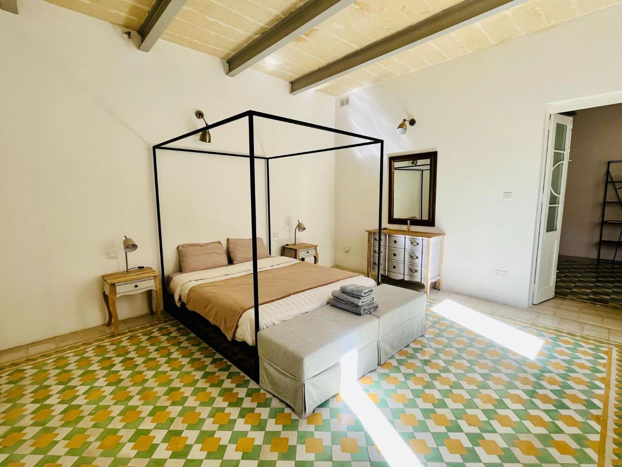 Cozy Charming Apartment In Old Bakery Street La La Valletta Esterno foto